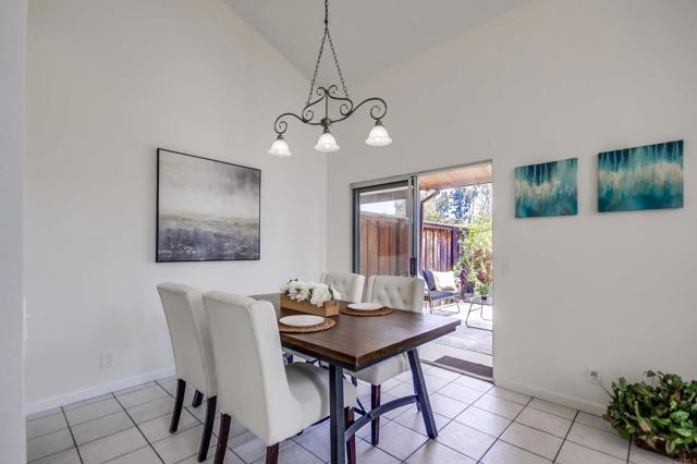 Detail Gallery Image 11 of 39 For 2230 Arborviate Ln, Spring Valley,  CA 91977 - 3 Beds | 2 Baths