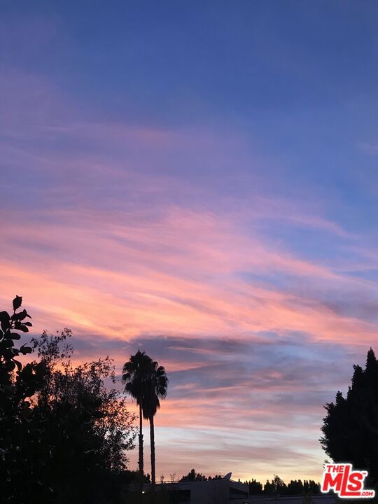 https://media.crmls.org/mediaz/a8ff0034-6f59-413f-bcee-7222d03d20b7.jpg?preset=X-Large