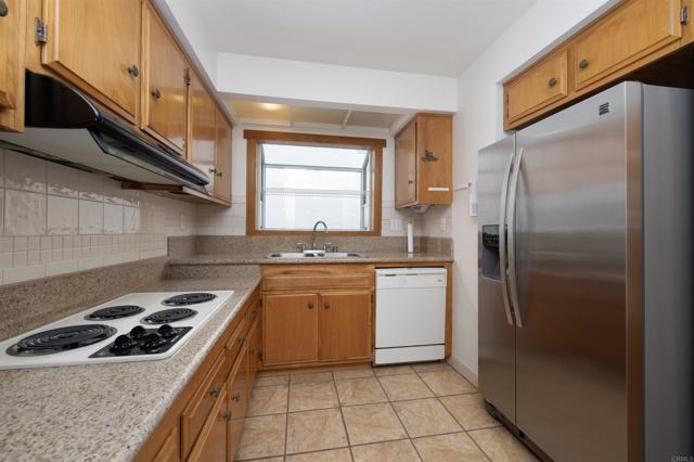 3621 Vista Campana S, Oceanside CA: https://media.crmls.org/mediaz/a8ff6597-407a-47b7-a4b9-51393824ed11.jpg