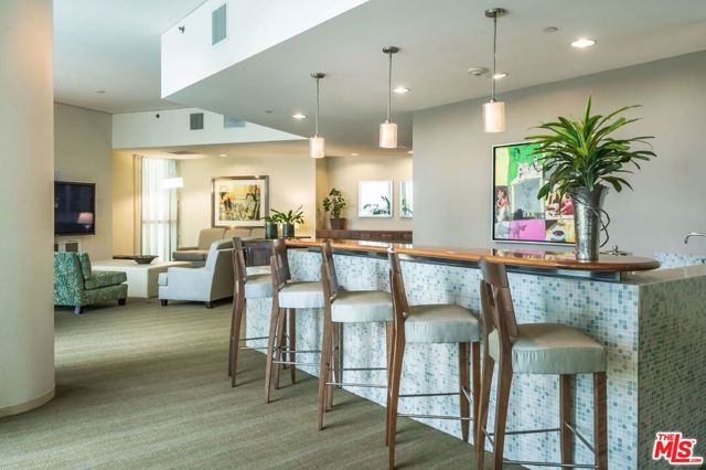13650 MARINA POINTE Drive, Marina del Rey CA: https://media.crmls.org/mediaz/a8ffb618-118d-4461-872a-76a0883d1173.jpg