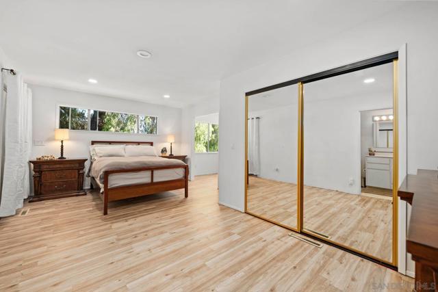 2231 Oak Hill Dr, Escondido CA: https://media.crmls.org/mediaz/a90047ea-44fb-4430-911c-4a08c894b0f6.jpg