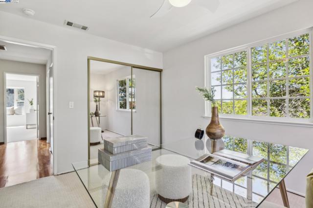 3483 Skyline Dr, Hayward CA: https://media.crmls.org/mediaz/a900b887-9986-47d4-9e7a-921f3d3b4c7c.jpg