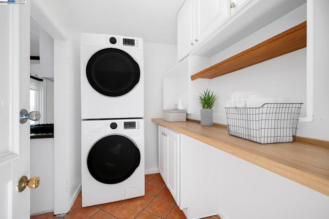 6133 Seminary Ave, Oakland CA: https://media.crmls.org/mediaz/a900df3f-ae68-43fe-a4ab-d87b39efaf00.jpg
