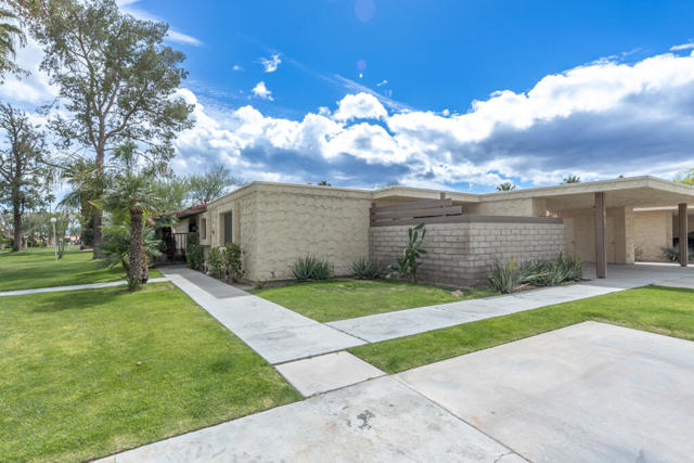 Demetra 82243Waring Way Indio CA Photos-