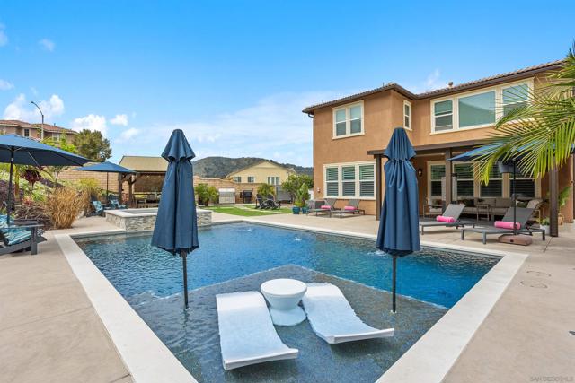 303 Ventasso Way, Fallbrook CA: https://media.crmls.org/mediaz/a902bb91-78b6-4292-976b-535f8d4f3cc8.jpg