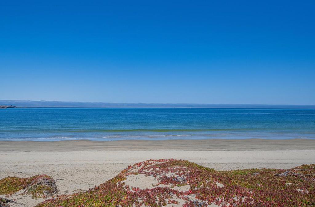 https://media.crmls.org/mediaz/a902ead8-7074-4b7d-8375-61a3210828da.jpg?preset=X-Large