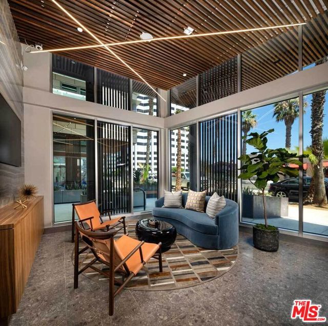 3223 Wilshire Boulevard, Santa Monica CA: https://media.crmls.org/mediaz/a90302f8-8a4e-4e0e-b37d-af7ba4494139.jpg