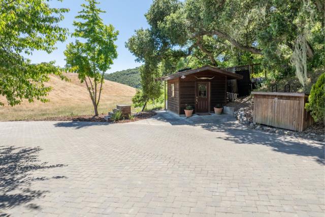 31315 Via La Naranga, Carmel Valley CA: https://media.crmls.org/mediaz/a903ea1f-c60d-421a-845a-d2fa676c0103.jpg