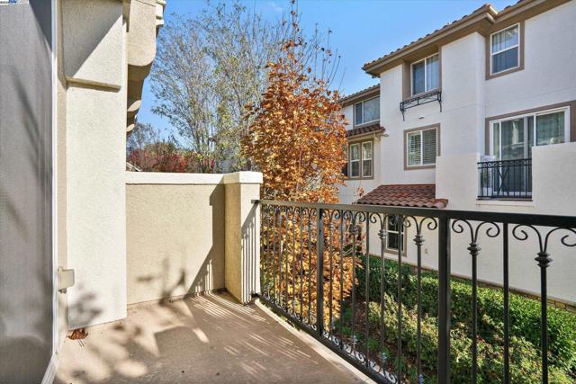 2890 Kew Ave, Livermore CA: https://media.crmls.org/mediaz/a9047ed7-4cec-490b-9c43-f651fca0e04e.jpg