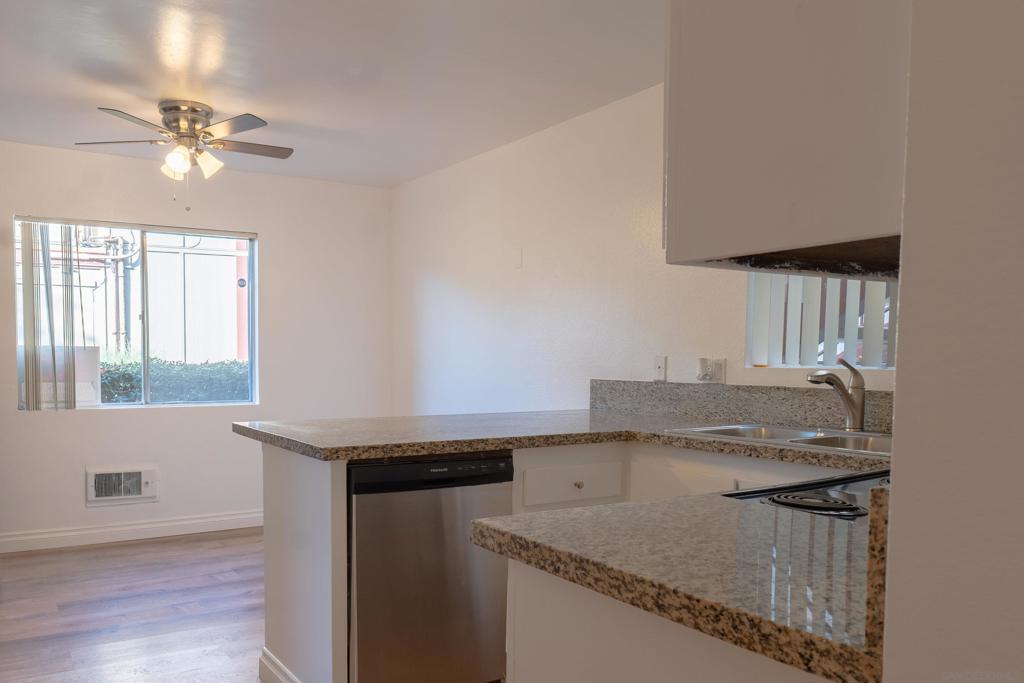 San Diego - photo 14