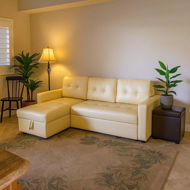 54564 Oak Tree, La Quinta CA: https://media.crmls.org/mediaz/a905a65d-2b3d-4ca8-8454-937d4d9558d9.jpg