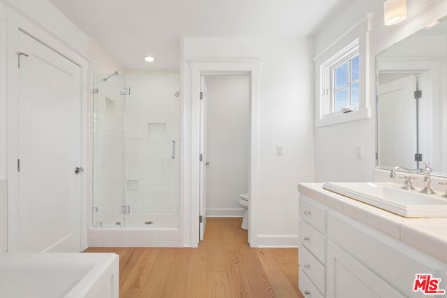 541 Homer Street, Manhattan Beach CA: https://media.crmls.org/mediaz/a905dbe9-d1a8-464c-a7e4-6fac36548ea1.jpg