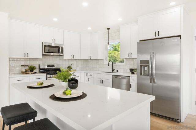 9484 86 La Cuesta Dr, La Mesa CA: https://media.crmls.org/mediaz/a907b47e-24cd-401f-a9c0-7f7125b97656.jpg