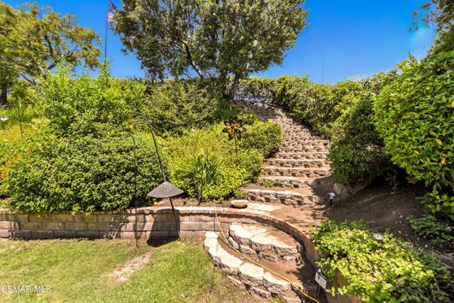 2063 Woodglen Street, Simi Valley CA: https://media.crmls.org/mediaz/a90902fa-eb51-42a0-b0e9-963655d82229.jpg
