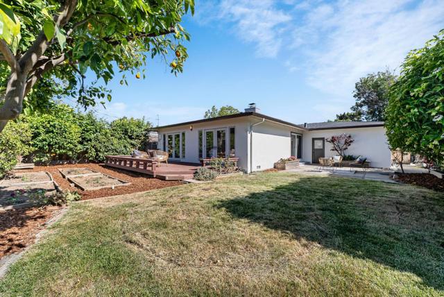 1129 Lexington Drive, Sunnyvale CA: https://media.crmls.org/mediaz/a909194a-91cd-4099-819a-3b23807f59b6.jpg