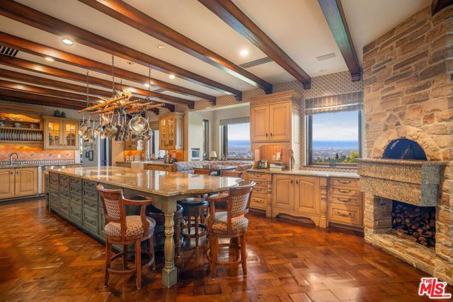 1101 Bel Air Place, Los Angeles CA: https://media.crmls.org/mediaz/a90958ab-099d-4cbb-be39-8883c889432d.jpg