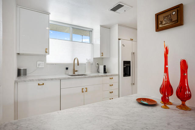 1881 S Araby Drive, Palm Springs CA: https://media.crmls.org/mediaz/a9096ecc-8465-4002-b5b7-b8e2a23ca700.jpg