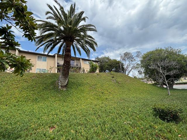 Detail Gallery Image 5 of 10 For 3522 Fairlomas Dr, National City,  CA 91950 - 3 Beds | 2/1 Baths
