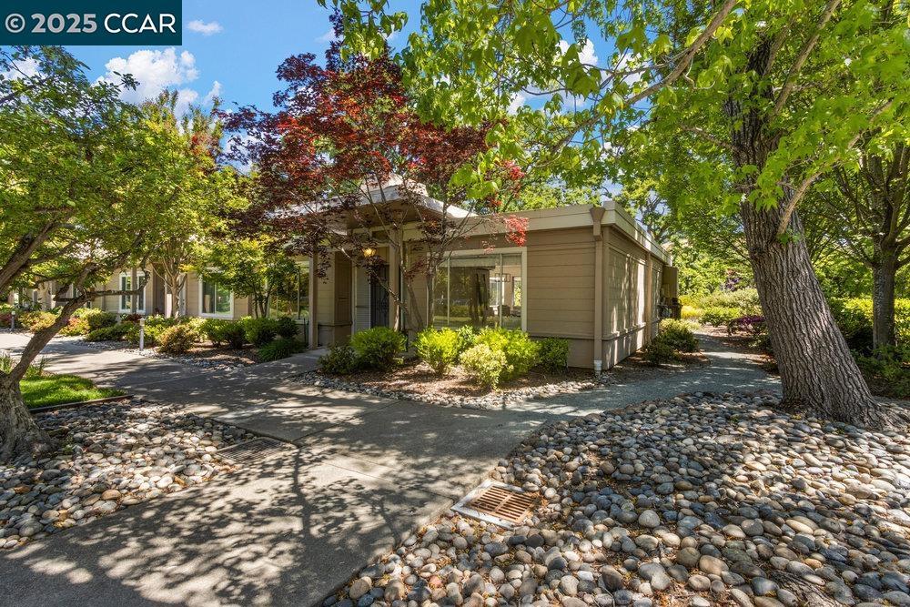 2144 Tice Creek Dr #4