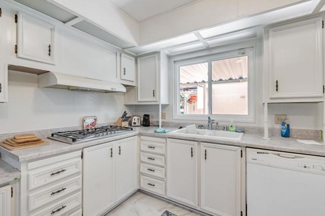 2815 Moss Hollow Drive, San Jose CA: https://media.crmls.org/mediaz/a90a567f-cca0-40bf-a460-d3ac656ee4ea.jpg