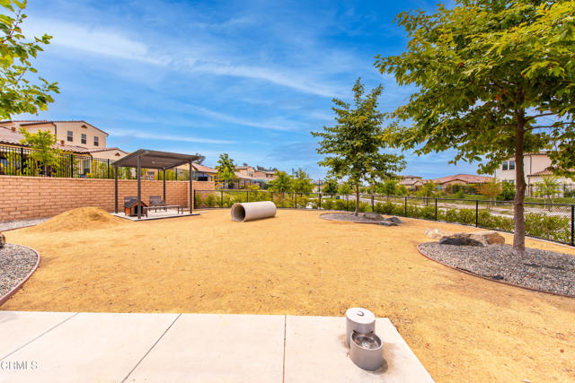 5024 Rexton Drive, Camarillo CA: https://media.crmls.org/mediaz/a90a84f7-3a27-41fa-8543-5fb6b57ef974.jpg