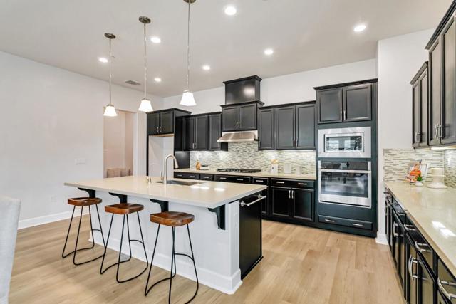 7942 Cinnamon Way, Gilroy CA: https://media.crmls.org/mediaz/a90a8ae8-076b-4d7a-981b-9140a7b78b95.jpg