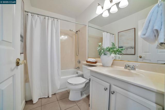 1364 Canyon Side Ave, San Ramon CA: https://media.crmls.org/mediaz/a90aeaa6-d258-438e-a778-29550c21d04a.jpg