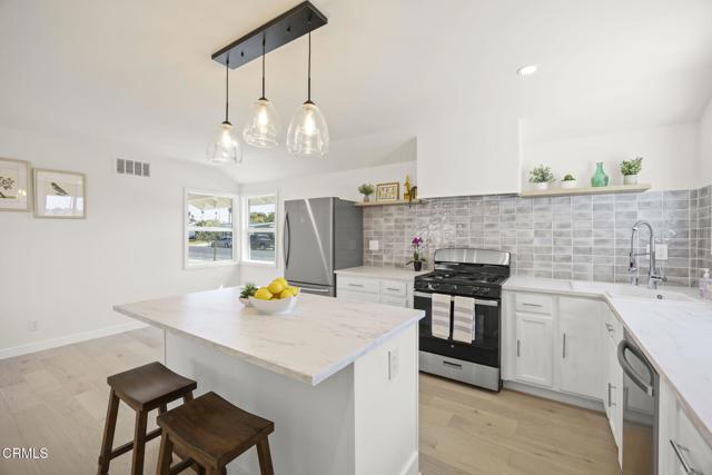 Detail Gallery Image 9 of 27 For 1711 Rialto St, Oxnard,  CA 93035 - 3 Beds | 2 Baths