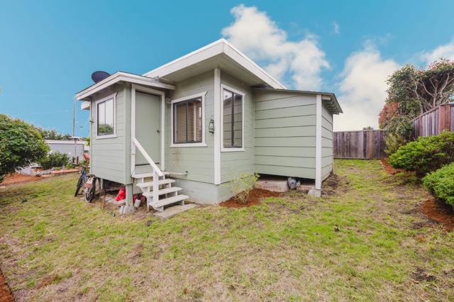 533 Alto Avenue, Half Moon Bay CA: https://media.crmls.org/mediaz/a90b727d-c7f1-4822-a6b4-c07e5468b5d1.jpg