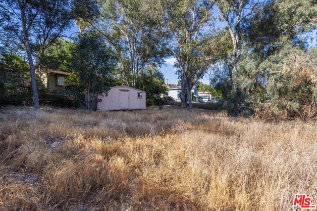 27933 Magic Mountain Lane, Canyon Country CA: https://media.crmls.org/mediaz/a90c4c6f-b32b-4fae-adfe-be03b0b67968.jpg