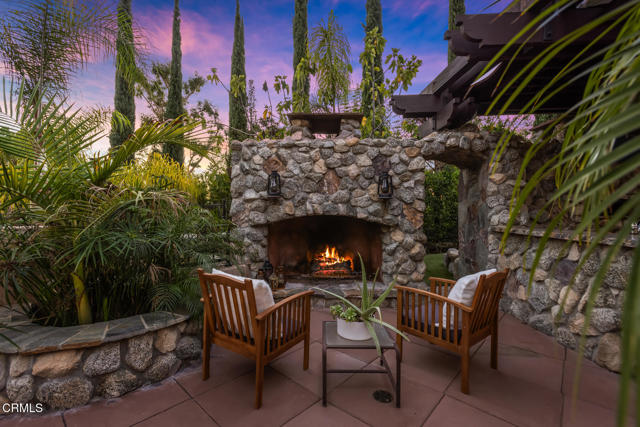 5065 Indianola Way, La Canada Flintridge CA: https://media.crmls.org/mediaz/a90c4f71-9fdc-48f3-a39e-42b7faadbc28.jpg