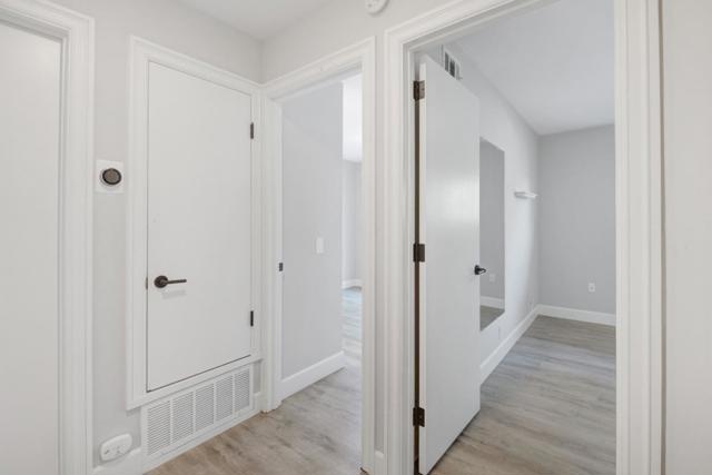 988 S Arnold Way, Half Moon Bay CA: https://media.crmls.org/mediaz/a90c5c57-9fd6-4bc7-9ace-44e97c7ba861.jpg