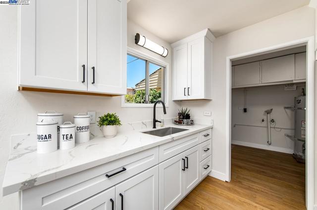 17673 Dorson Ln, Castro Valley CA: https://media.crmls.org/mediaz/a90d7661-c445-41b5-add4-8c1c0c429e4e.jpg