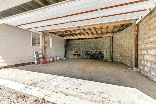 411 Hecker Pass Road, Watsonville CA: https://media.crmls.org/mediaz/a90debb2-e9e4-49ad-a659-317928002e76.jpg