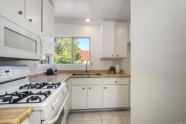 Detail Gallery Image 10 of 31 For 4564 Quailridge Dr, Oceanside,  CA 92056 - 2 Beds | 1 Baths