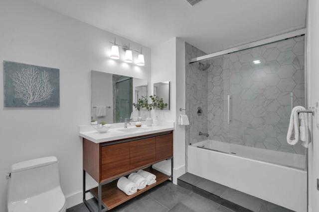 175 W Saint James Street, San Jose CA: https://media.crmls.org/mediaz/a90f56c4-88e7-478d-a9e4-122f57bb69a9.jpg