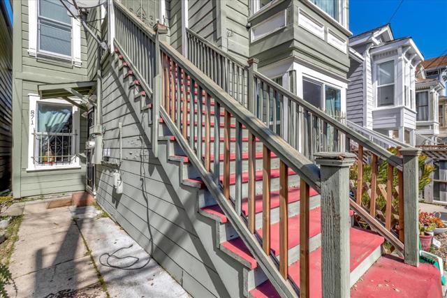 873 Wood Street, Oakland CA: https://media.crmls.org/mediaz/a90f9a85-34b3-4a33-a013-76570373f987.jpg