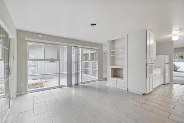 6734 Barnhurst Dr, San Diego CA: https://media.crmls.org/mediaz/a90fa04d-30c4-4be5-a1d1-9a6681df2e71.jpg