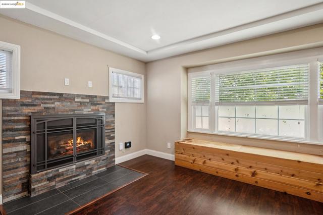 Image 12 of 60 For 1063 32nd St