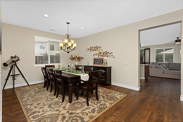 1104 Parkview Dr, Oceanside CA: https://media.crmls.org/mediaz/a9118ce2-d9ad-410b-8aec-491eecd5ed24.jpg