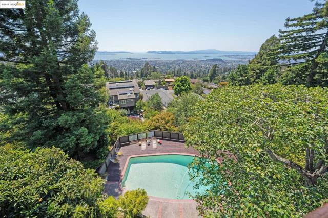 120 Hill Rd, Berkeley CA: https://media.crmls.org/mediaz/a912c5f9-605d-423b-b68e-e45365b0a028.jpg