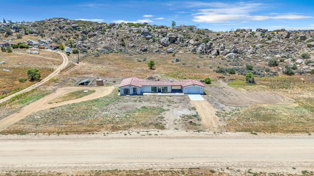 41265 Lakeshore Boulevard, Aguanga CA: https://media.crmls.org/mediaz/a913fe9f-90cd-4950-a882-049b95956288.jpg