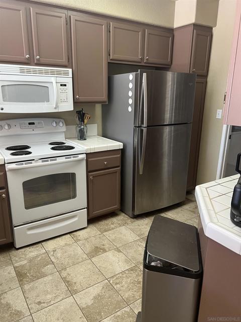 7265 Calabria Court, San Diego CA: https://media.crmls.org/mediaz/a914b87b-4fac-4e6f-80e5-ec130a2dc919.jpg