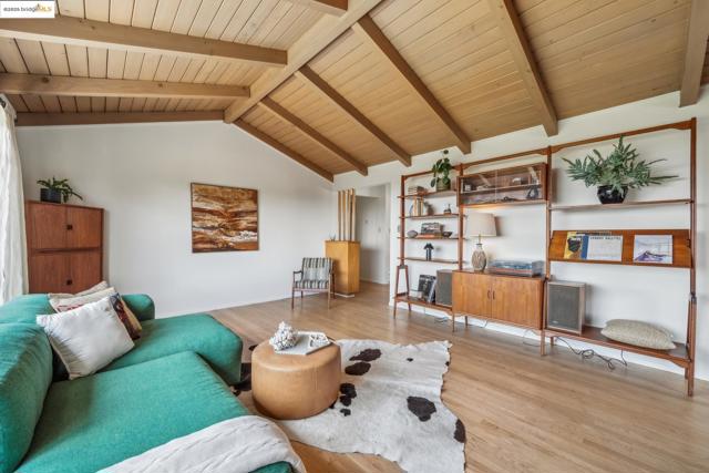8499 Aster Ave, Oakland CA: https://media.crmls.org/mediaz/a914db10-a8a4-4b56-b658-914f7597d6a5.jpg