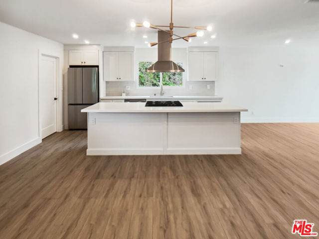 6820 Abbottswood Drive, Rancho Palos Verdes CA: https://media.crmls.org/mediaz/a9155eb6-957c-42bd-a5ee-6bf033df9f92.jpg