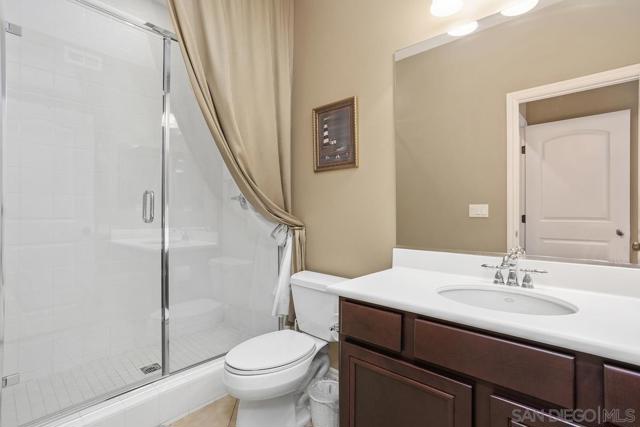 5029 Medalist Ct, Oceanside CA: https://media.crmls.org/mediaz/a91610e7-7f3f-4490-a137-94791f6482f9.jpg