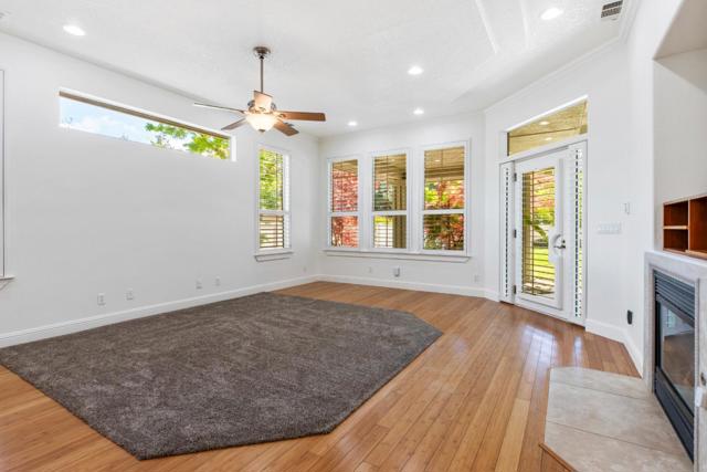 5000 Peach Blossom Lane, Oakdale CA: https://media.crmls.org/mediaz/a9161ca1-cef8-44d7-a85f-9ee6d0a35a9e.jpg