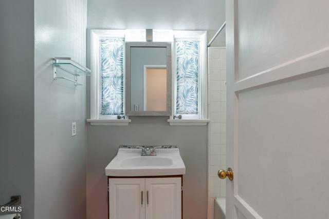 Detail Gallery Image 26 of 44 For 7454 Tyrone Ave, Van Nuys,  CA 91405 - 3 Beds | 1/1 Baths