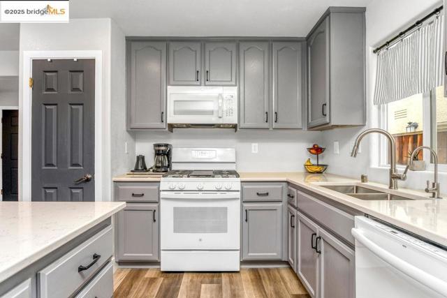 31 Ashton Court, Pittsburg CA: https://media.crmls.org/mediaz/a917fb4c-118c-42c1-ab6d-2c00a1ffd7b2.jpg