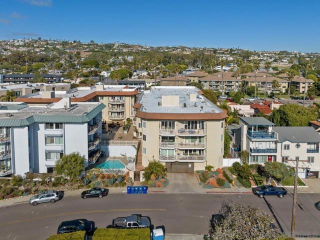 5370 La Jolla Blvd., La Jolla CA: https://media.crmls.org/mediaz/a9180869-b9cc-4607-8c50-ec16b176f45e.jpg